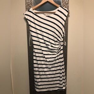 ❤️3/$30❤️ pretty lined dress